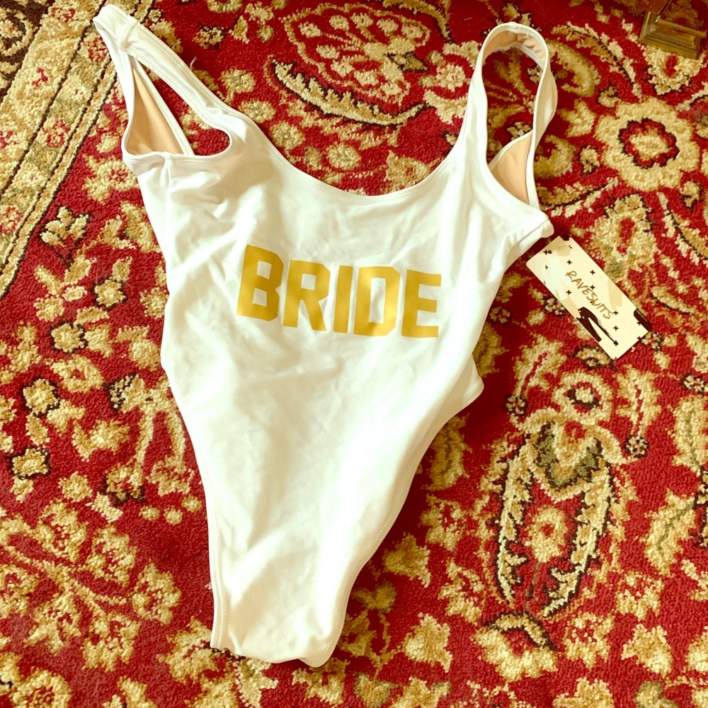 Brand new bride suit size S/M